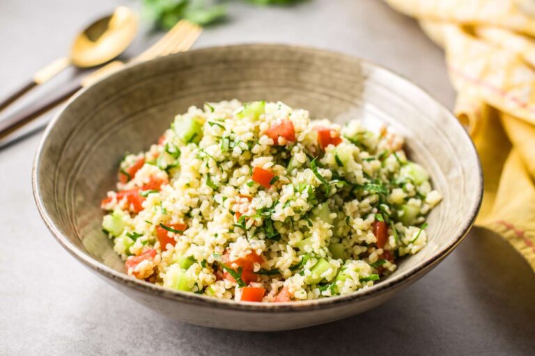 classic-tabouli-salad-2217084-hero-02-5bdb110046e0fb002d6522f1
